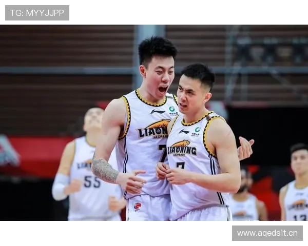 青训球员首次登场赛场，表现稳健引发球迷热议