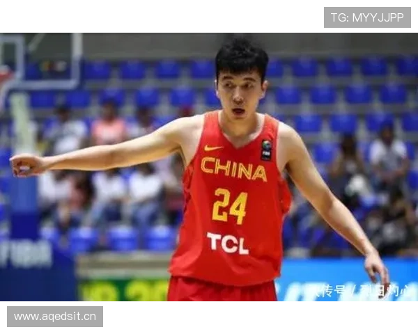 吴柳芳退役后直播跳舞，打赏收入比工资高十倍？